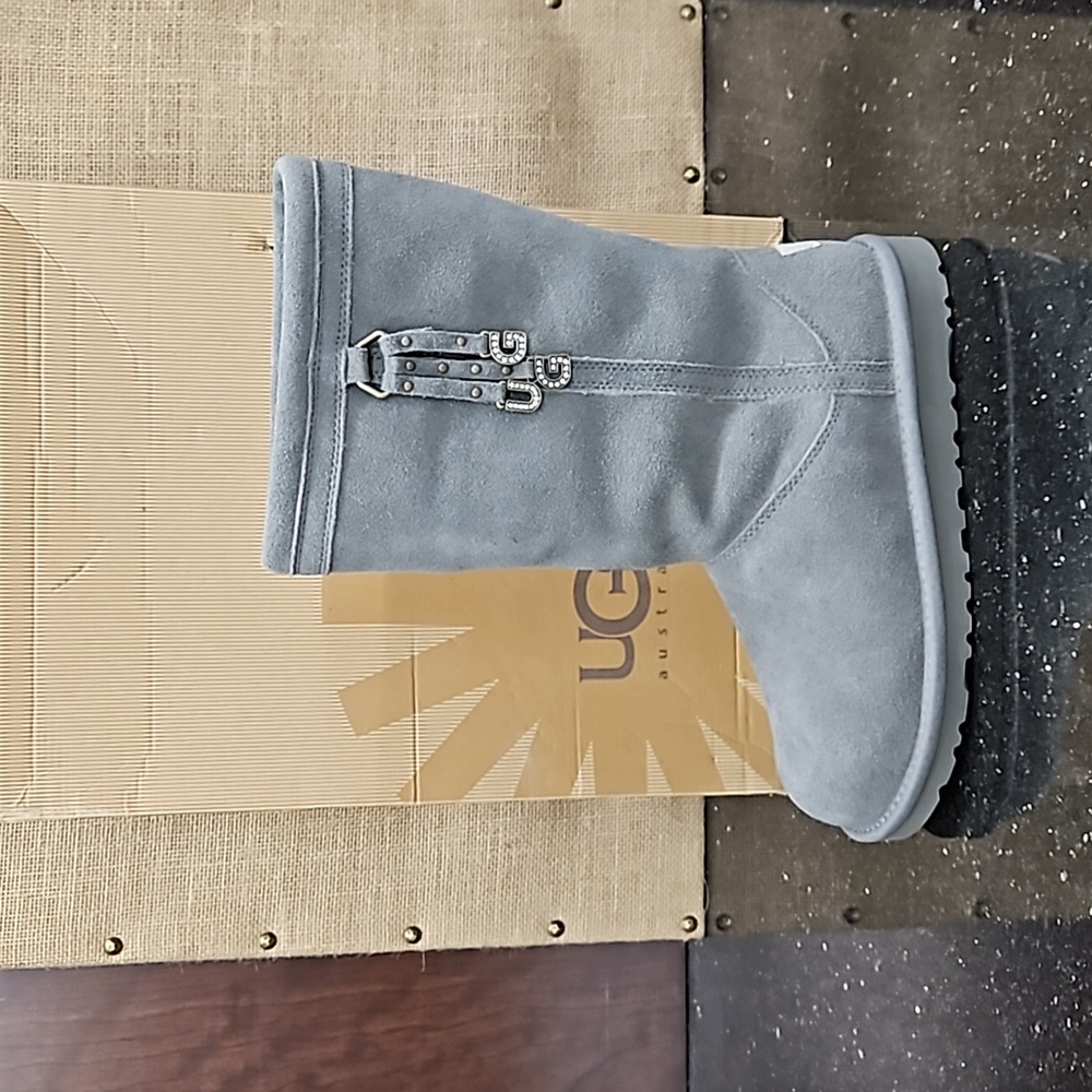 NEW KID'S UGG LARYNN BOOT IN GREY